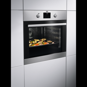 Four Pyrolyse 6000 SurroundCook® BPB331061M – AEG