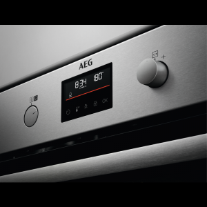 Four Pyrolyse 6000 SurroundCook® BPB331061M – AEG